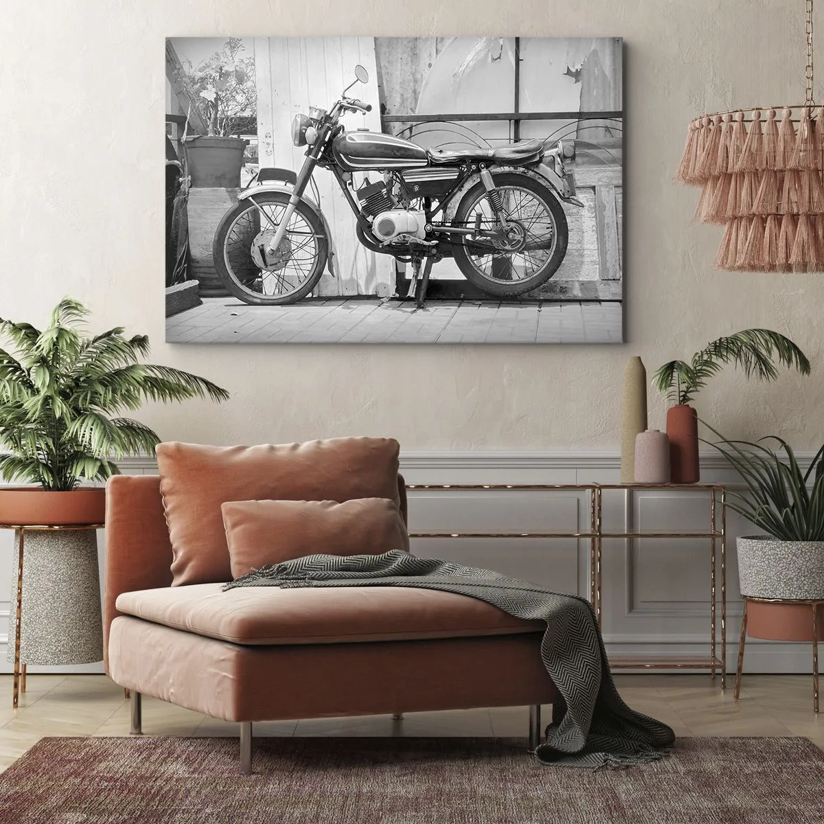 Tablou pe pânză Canvas - Fotografie alb-negru a unei motociclete clasice - 70x50cm - Clasicul înainte de toate - Decorațiune modernă pentru perete pentru living și dormitor ARTTOR