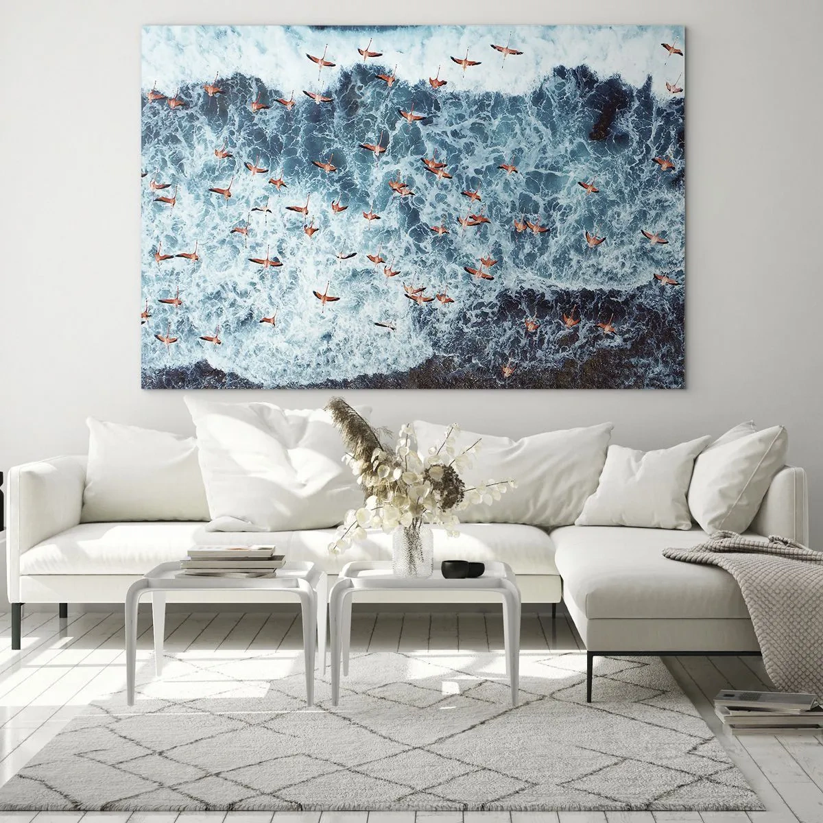 Tablou pe sticlă - Flamingi roz deasupra valurilor agitate ale oceanului - 70x50cm - Parada de la malul mării - Decorațiune modernă pentru perete pentru living și dormitor ARTTOR