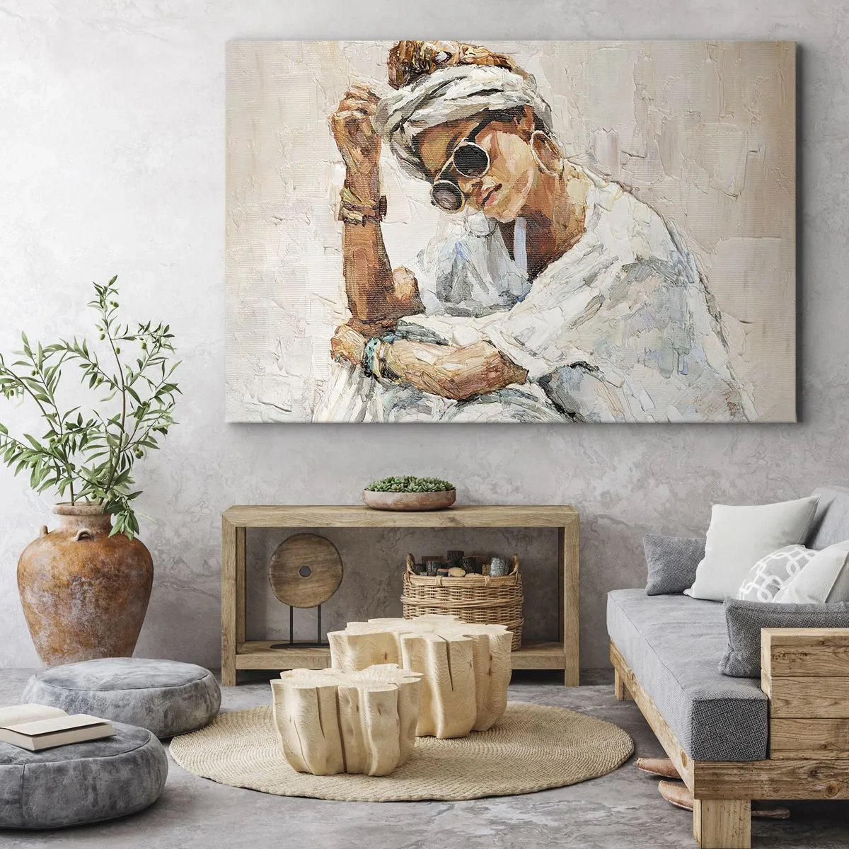 Tablou pe pânză Canvas - Portretul unei femei purtând ochelari de soare pe un perete deschis la culoare - 70x50cm - Portret în plin soare - Decorațiune modernă pentru perete pentru living și dormitor ARTTOR