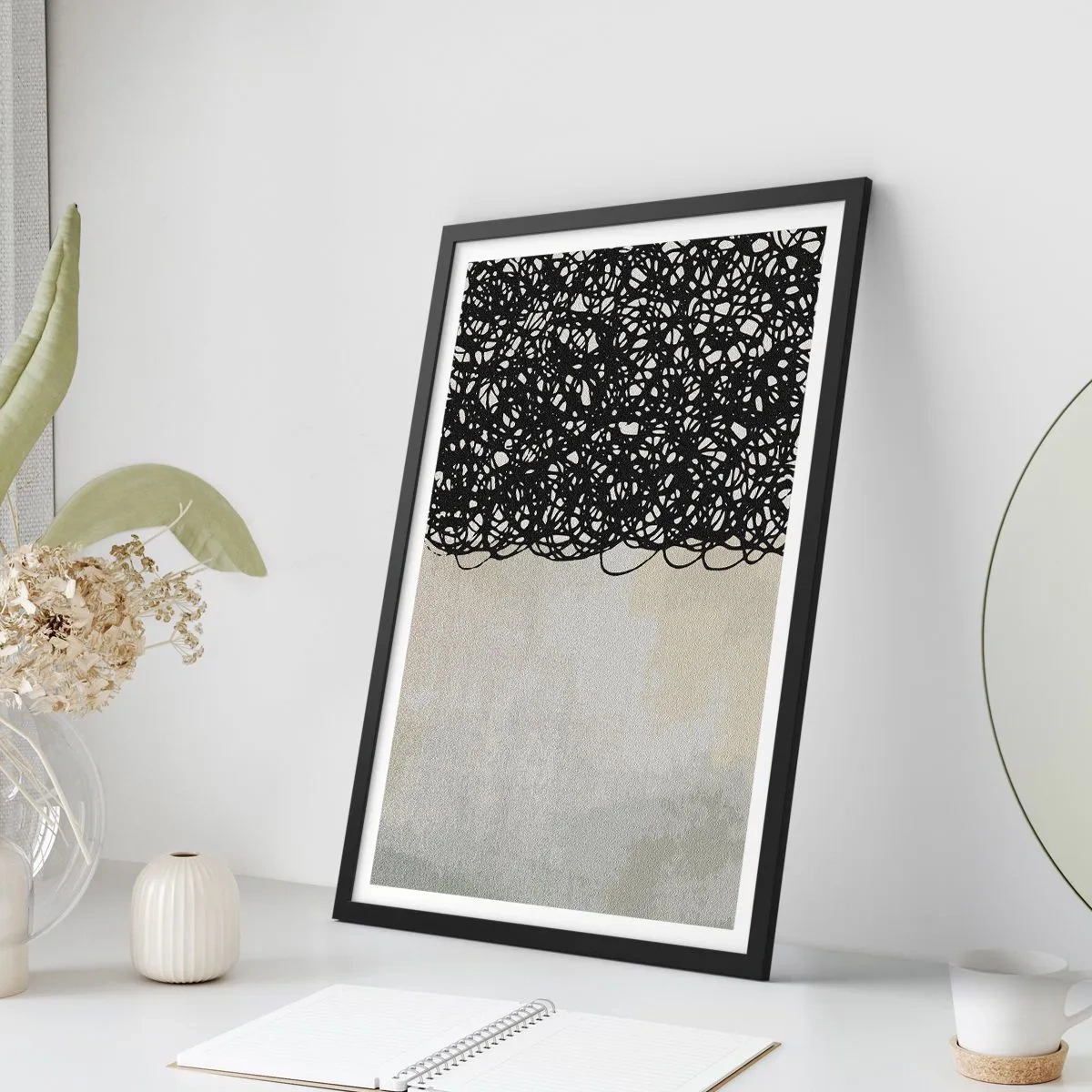 Poster în ramă neagră - Compoziție abstractă cu linii negre pe un fundal deschis - 50x70cm - Abstracție înfășurată - Decorațiune modernă pentru perete pentru living și dormitor ARTTOR