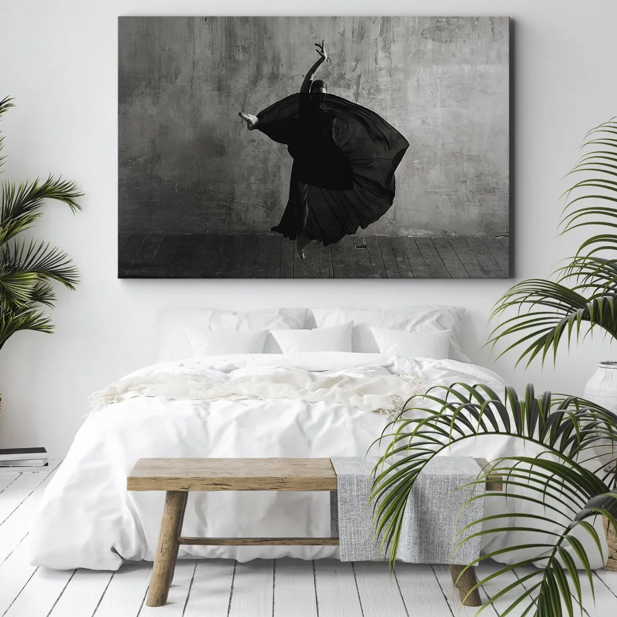 Tablou pe pânză Canvas - Siluetă alb-negru a unui dansator în mișcare pe un fundal de perete - 70x50cm - Un pas pasional - Decorațiune modernă pentru perete pentru living și dormitor ARTTOR