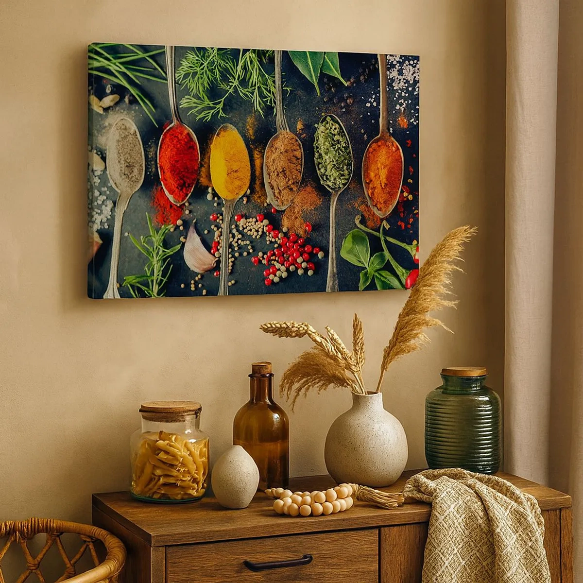 Tablou pe pânză Canvas - Condimente colorate pe linguri cu ierburi în fundal - 70x50cm - Magie culinară - Decorațiune modernă pentru perete pentru living și dormitor ARTTOR