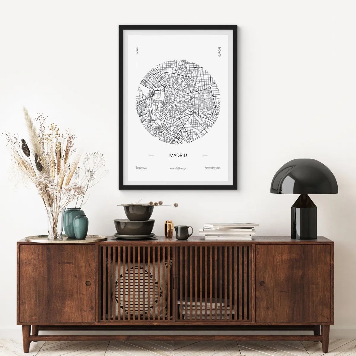 Poster în ramă neagră - O hartă minimalistă a Madridului, în alb și negru. - 50x70cm - Anatomia Madridului - Decorațiune modernă pentru perete pentru living și dormitor ARTTOR