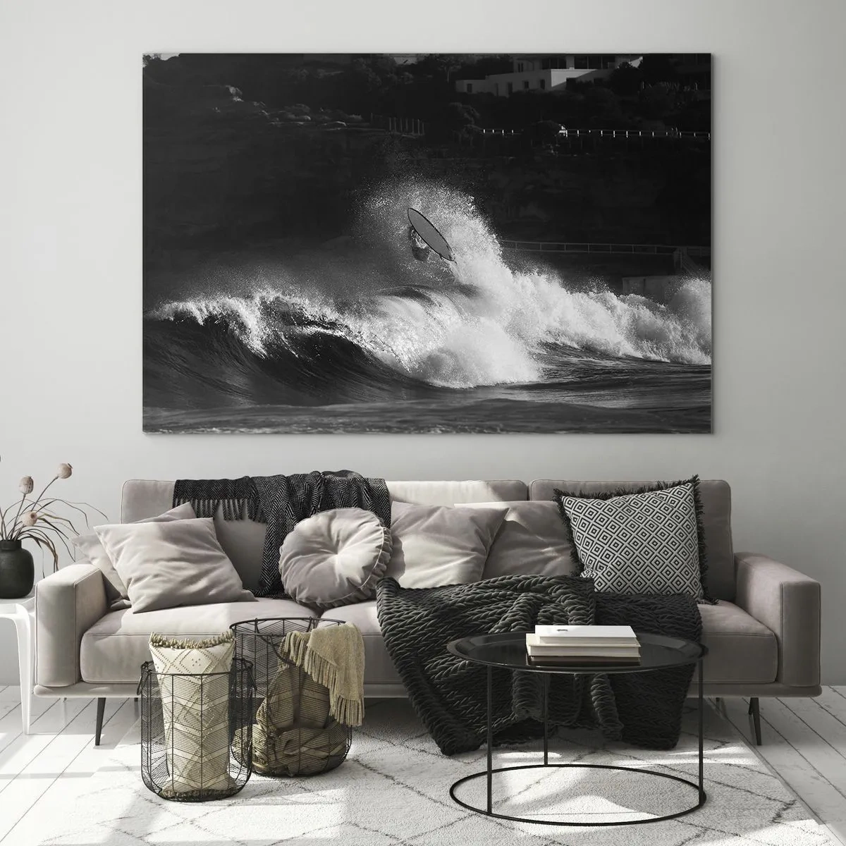Tablou pe sticlă - Un surfer călărind un val surprins într-o fotografie alb-negru - 70x50cm - Provocare acceptată! - Decorațiune modernă pentru perete pentru living și dormitor ARTTOR