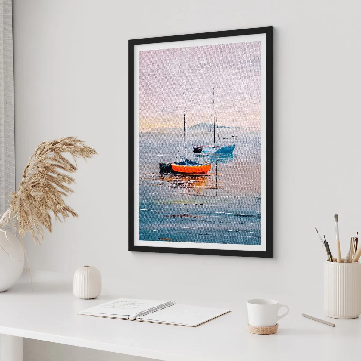 Poster în ramă neagră - Bărci cu pânze pe ape calme - 50x70cm - O odihnă binemeritată - Decorațiune modernă pentru perete pentru living și dormitor ARTTOR