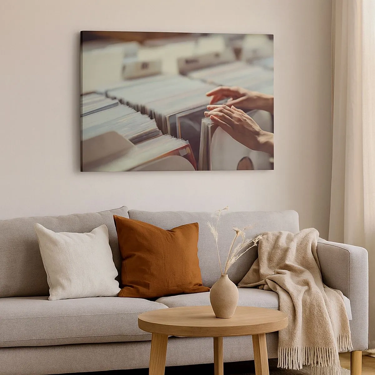 Tablou pe pânză Canvas - Mâini care caută printr-o colecție de viniluri - 70x50cm - În căutarea emoției - Decorațiune modernă pentru perete pentru living și dormitor ARTTOR