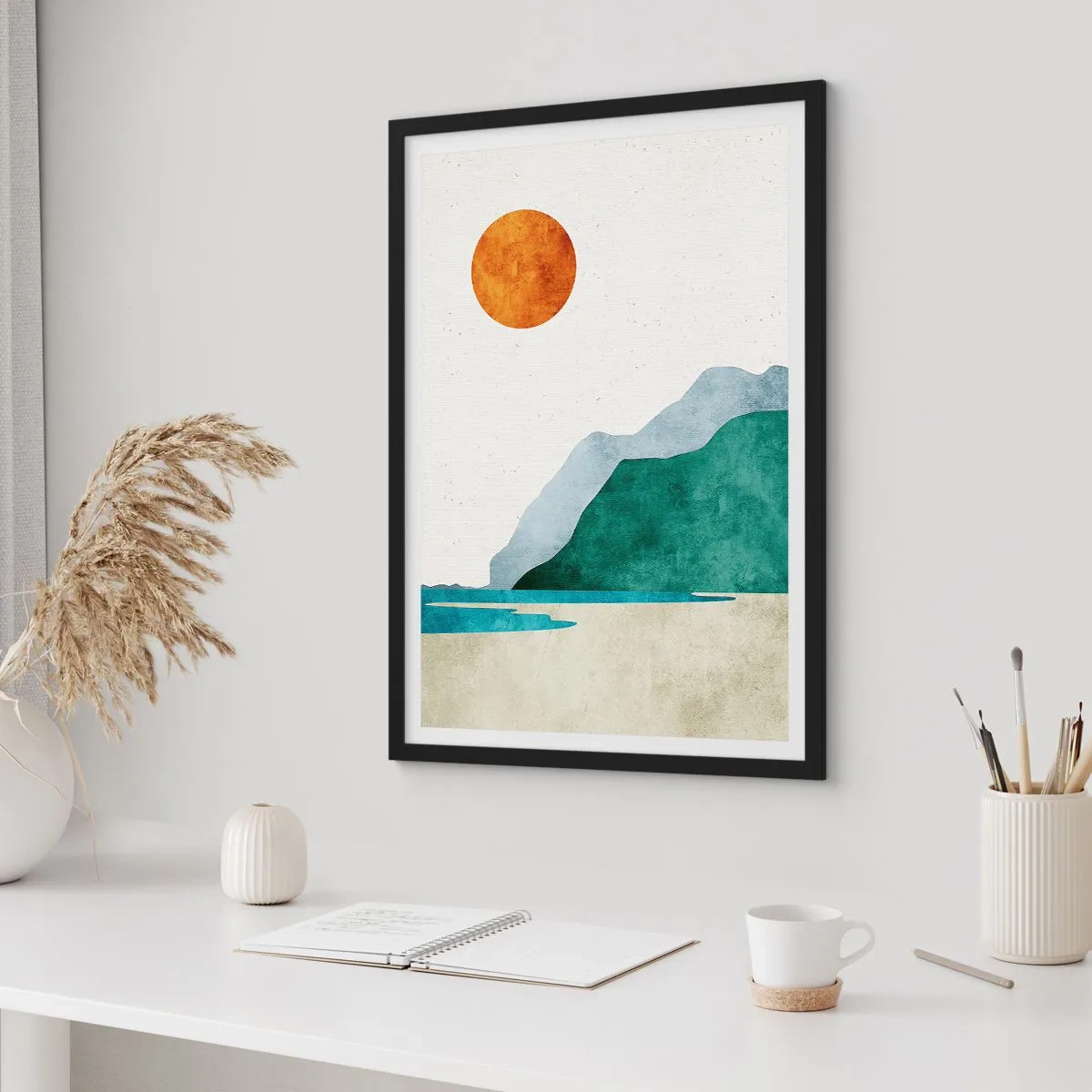 Poster în ramă neagră - Peisaj montan minimalist cu plajă și soare - 50x70cm - Peisaj așa cum ar trebui să fie - Decorațiune modernă pentru perete pentru living și dormitor ARTTOR