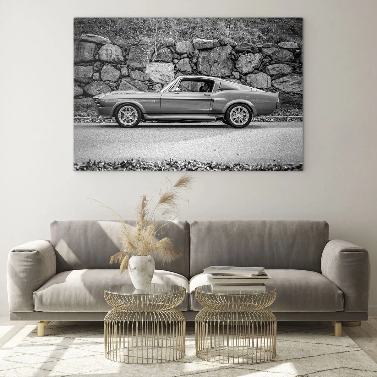Tablou pe sticlă - O mașină clasică lipită de un zid de piatră - 70x50cm - Legenda anilor '60. - Decorațiune modernă pentru perete pentru living și dormitor ARTTOR