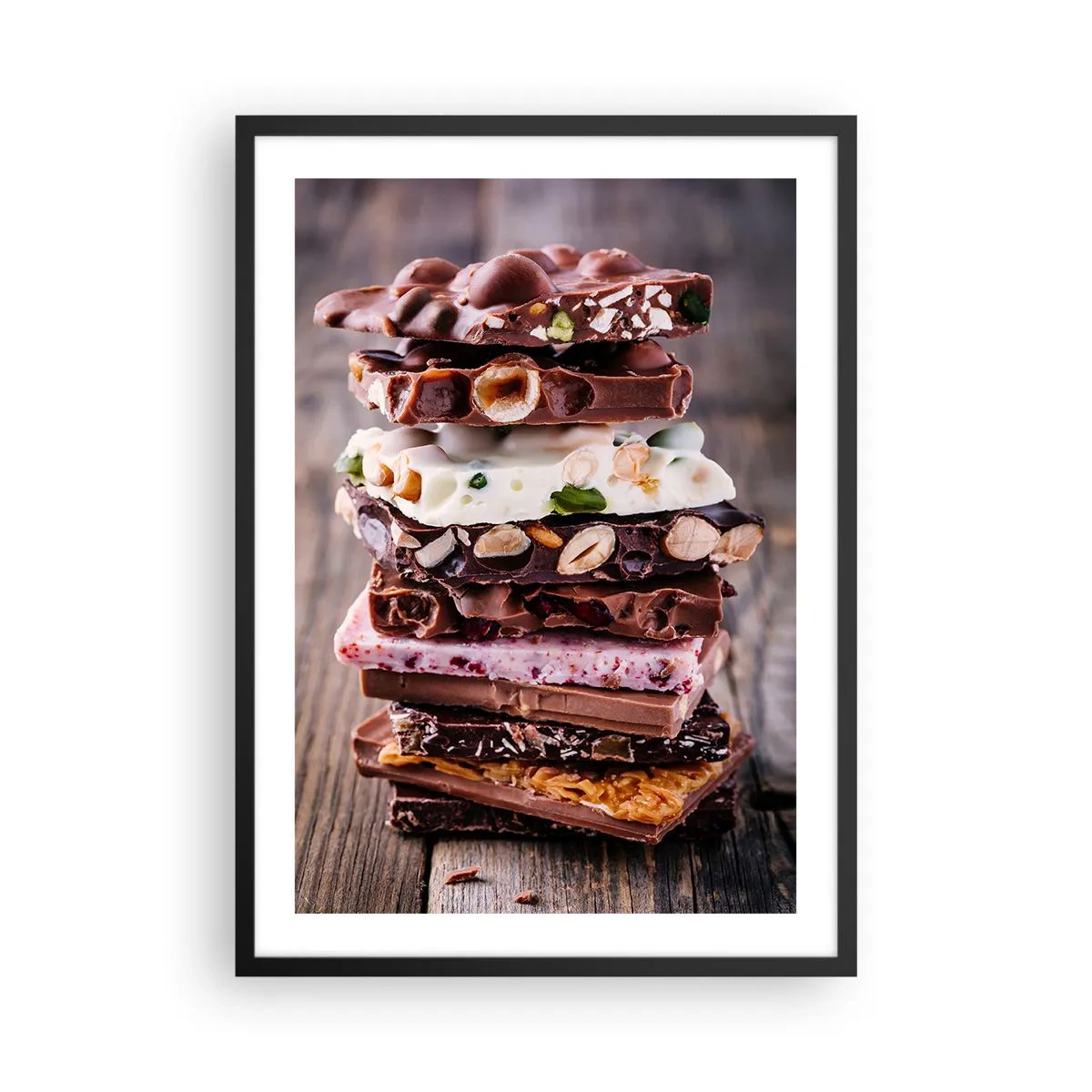 Poster în ramă neagră - O stivă de batoane de ciocolată cu nuci și fructe - 50x70cm - O perspectivă încântătoare - Decorațiune modernă pentru perete pentru living și dormitor ARTTOR