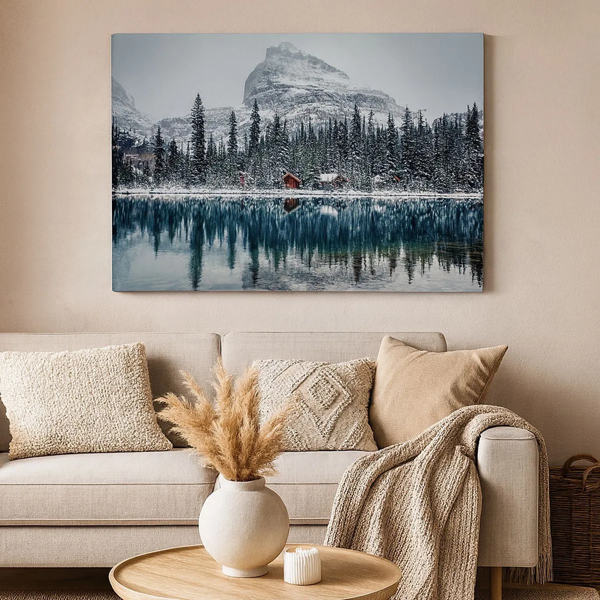 Tablou pe pânză Canvas - Peisaj de iarnă cu căsuțe în pădure lângă un lac înghețat - 70x50cm - Refugiu canadian - Decorațiune modernă pentru perete pentru living și dormitor ARTTOR
