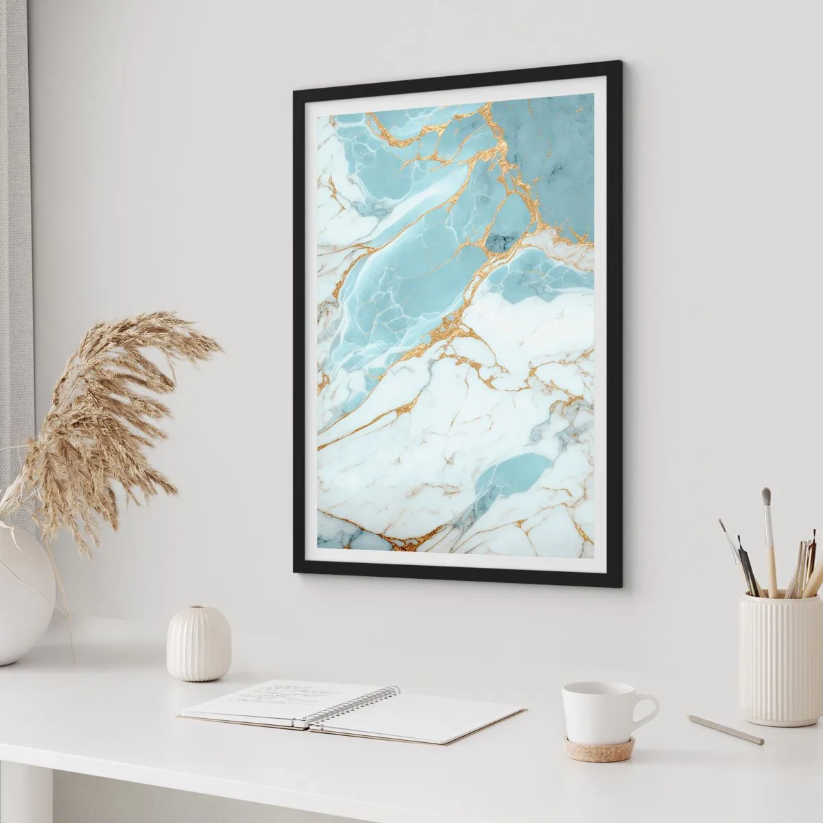 Poster în ramă neagră - Marmură elegantă în nuanțe de albastru și auriu - 50x70cm - Bogăția pietrei - Decorațiune modernă pentru perete pentru living și dormitor ARTTOR