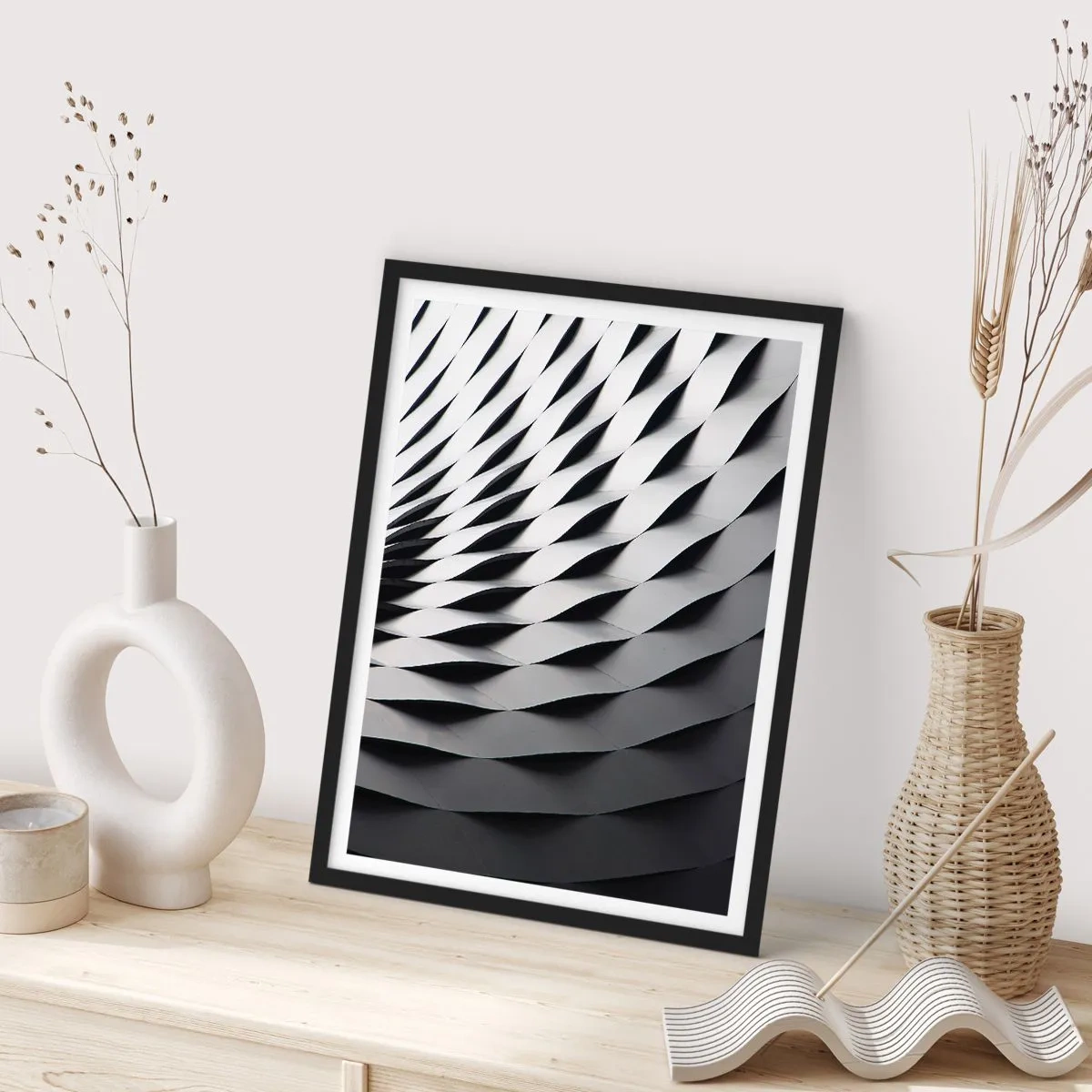Poster în ramă neagră - Fotografie abstractă a unei structuri cu un model alb-negru - 50x70cm - Pe suprafața valurilor - Decorațiune modernă pentru perete pentru living și dormitor ARTTOR