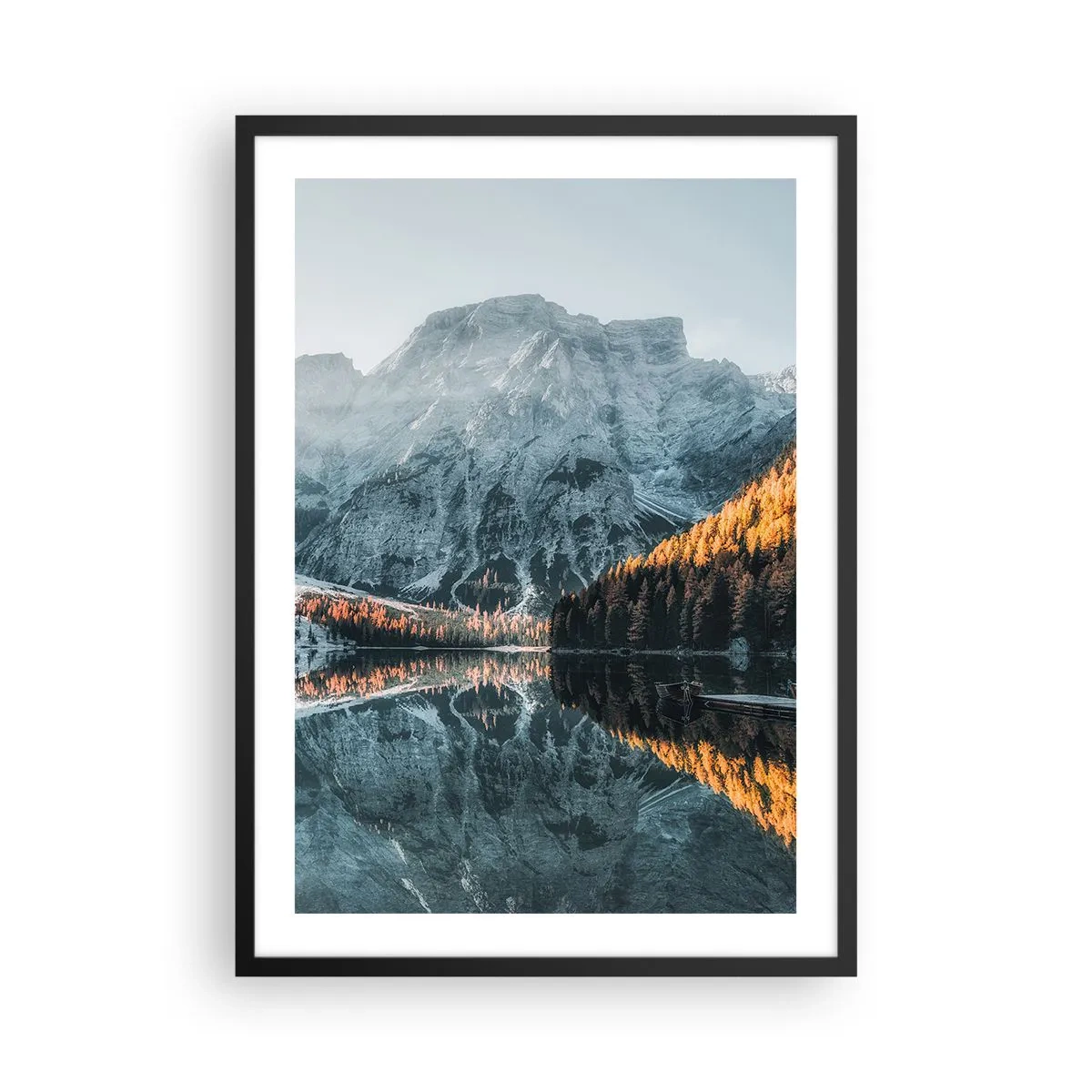 Poster în ramă neagră - Peisaj montan reflectat în lac la apus - 50x70cm - Peisaj în oglindă - Decorațiune modernă pentru perete pentru living și dormitor ARTTOR