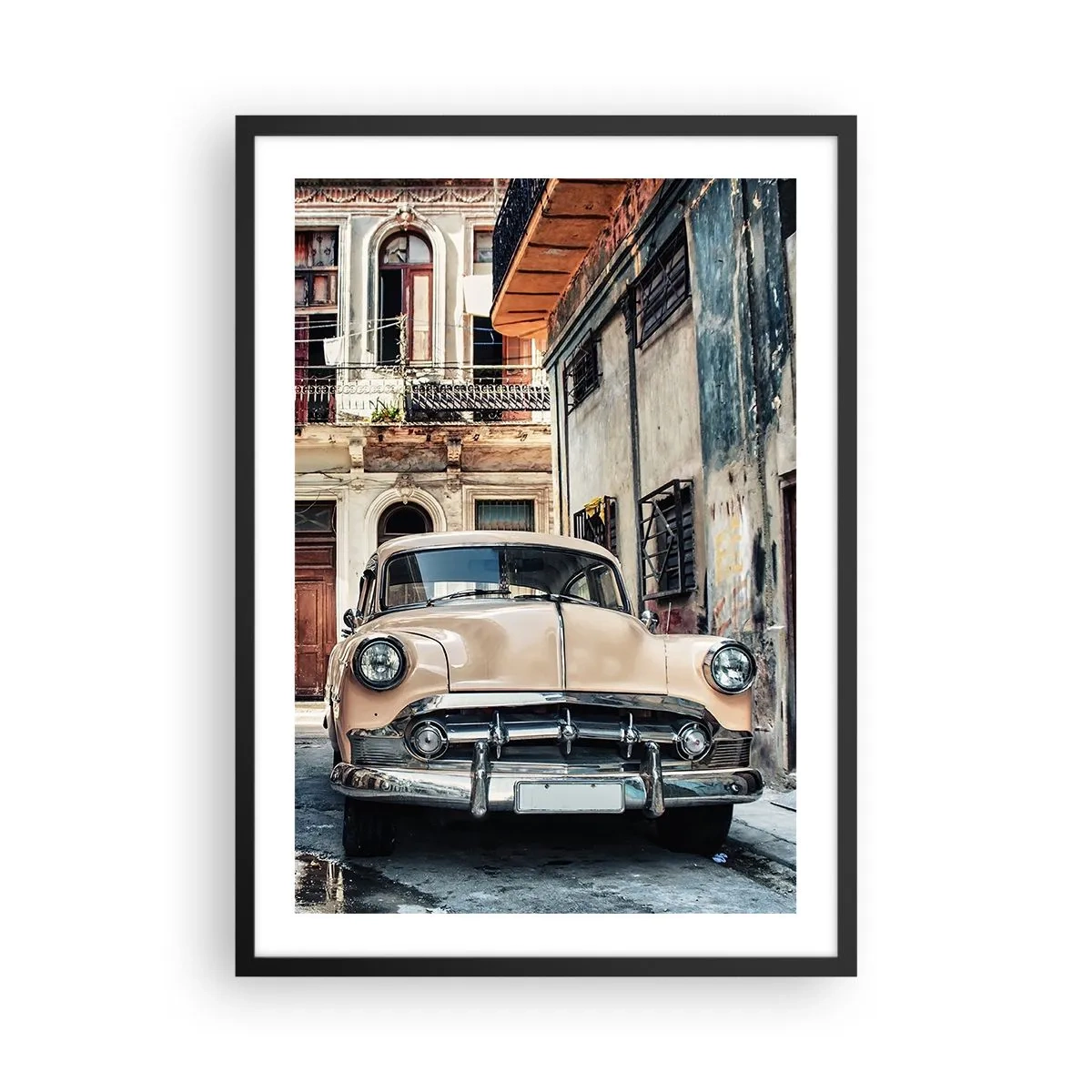 Poster în ramă neagră - O mașină clasică într-un decor urban retro - 50x70cm - O siestă în Havana - Decorațiune modernă pentru perete pentru living și dormitor ARTTOR